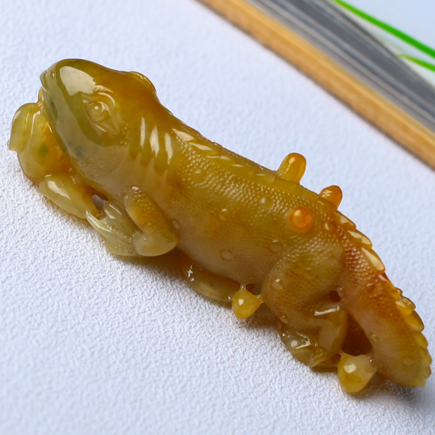 冰糯种黄翡翡翠蜥蜴(今非昔比)吊坠36.98g