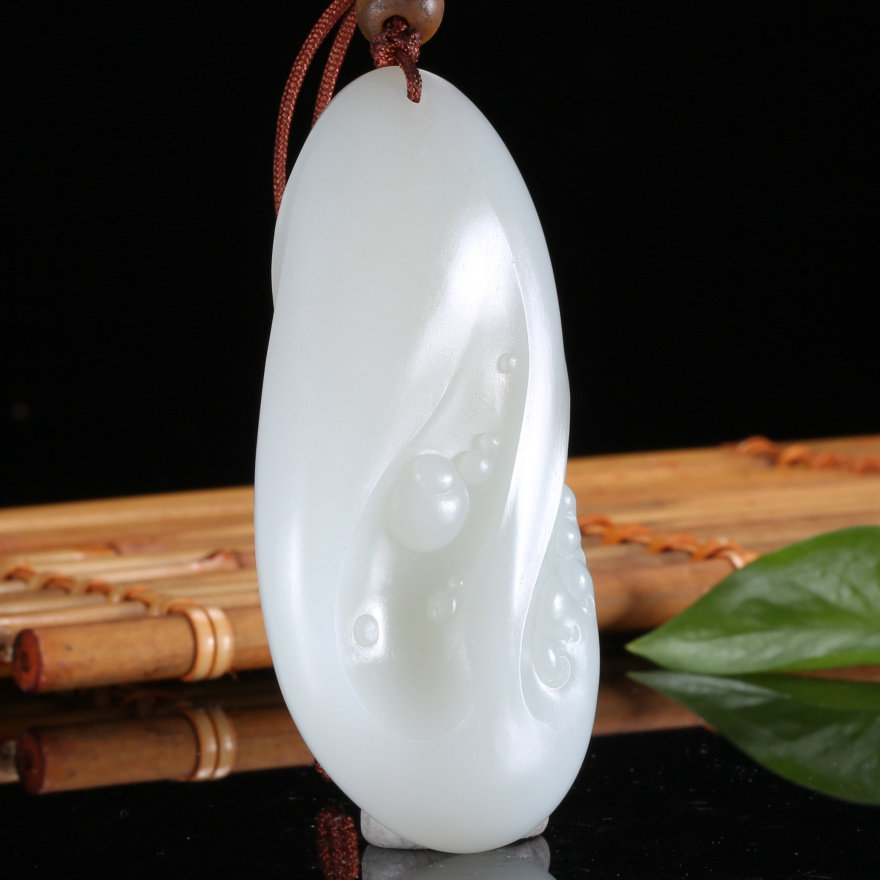 国家级玉雕大师刘国皓作品 和田玉羊脂白玉生财流水手把件102g