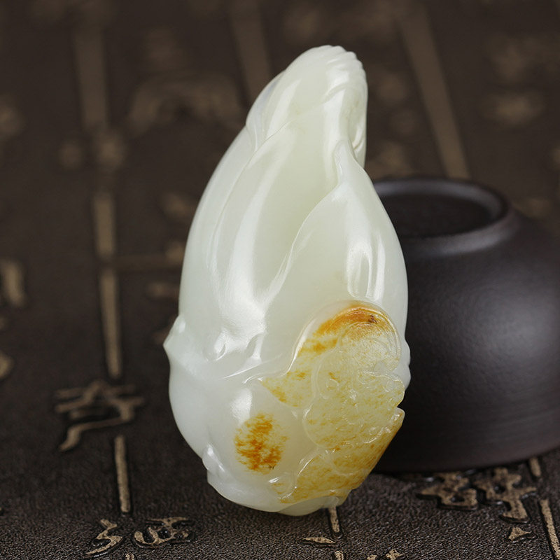 国家级玉雕大师郭海军和田玉白玉籽料竹笋63g