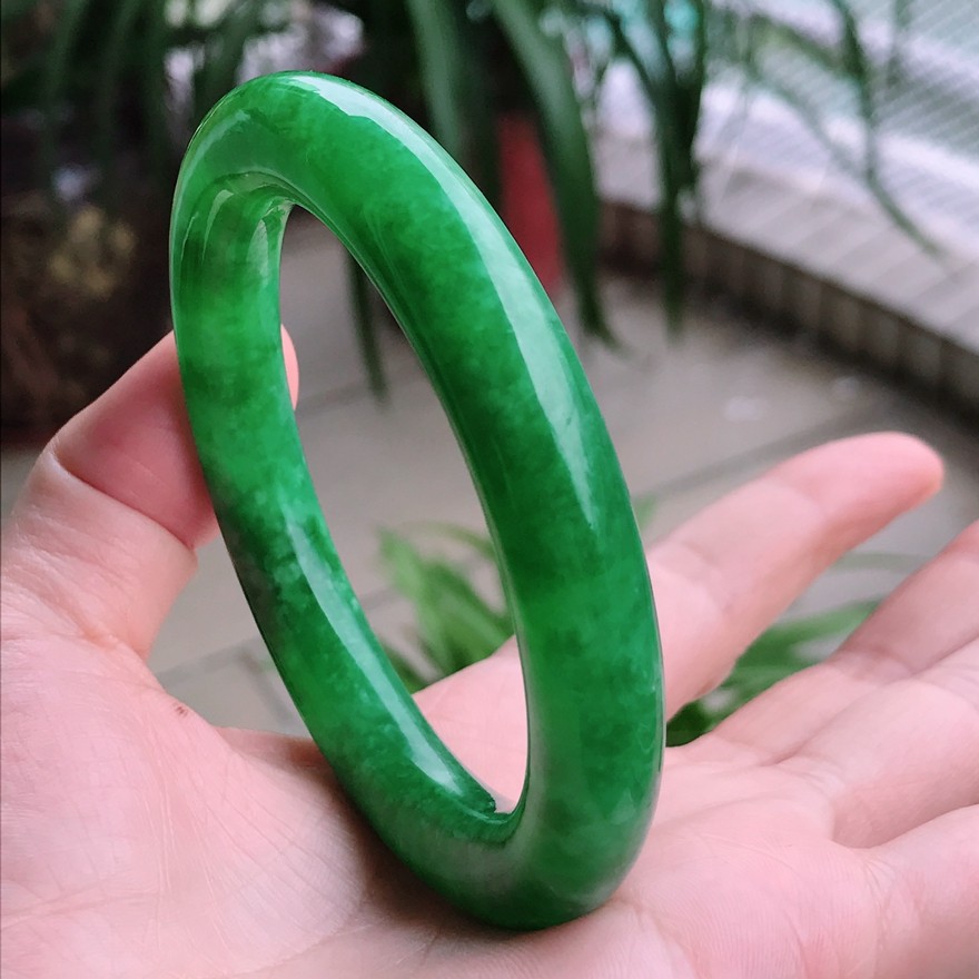 【苹果手机实拍】58圈口天然a货翡翠辣绿冰糯种圆条手镯70.5323g