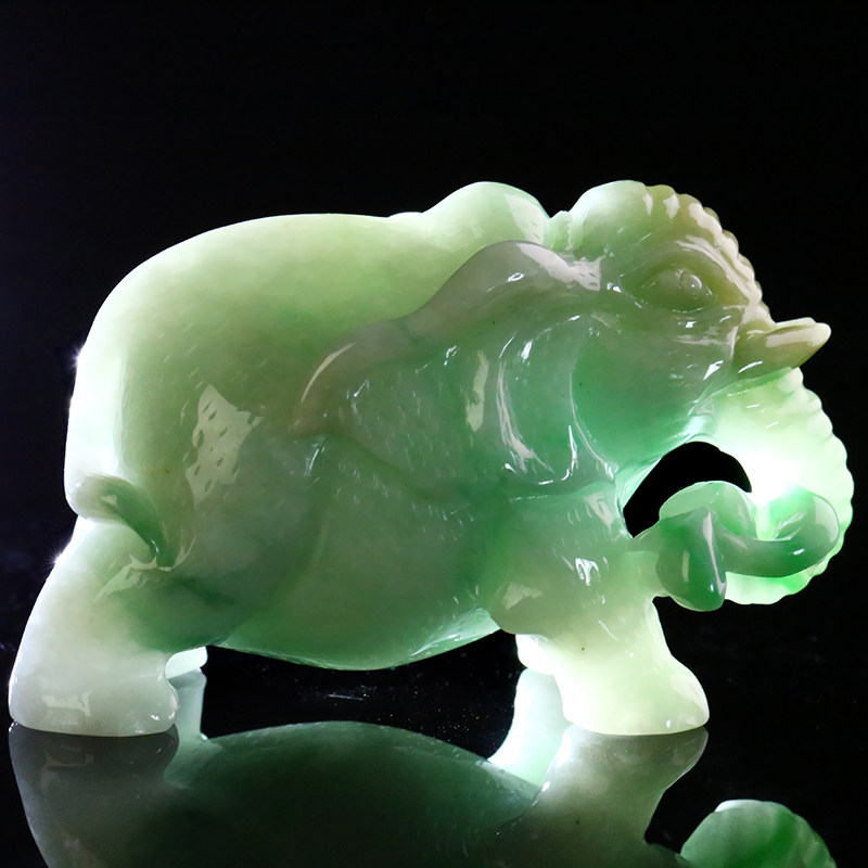 【吉祥如意】精工飘绿缅甸翡翠a货大象摆件(208.95克)