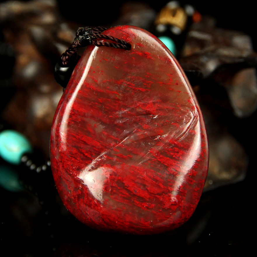 精品昌化鸡血石挂件 刘旭利工作室作品 22.2克(含绳)