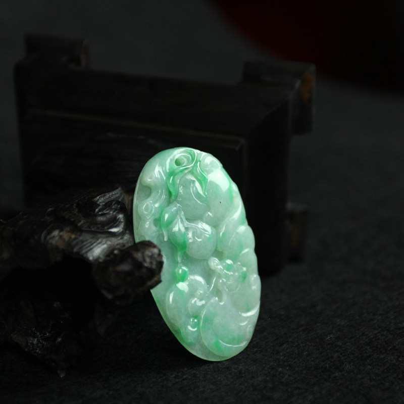 【树明玉雕工作室作品】蝙蝠 挂件 翡翠 14.82g