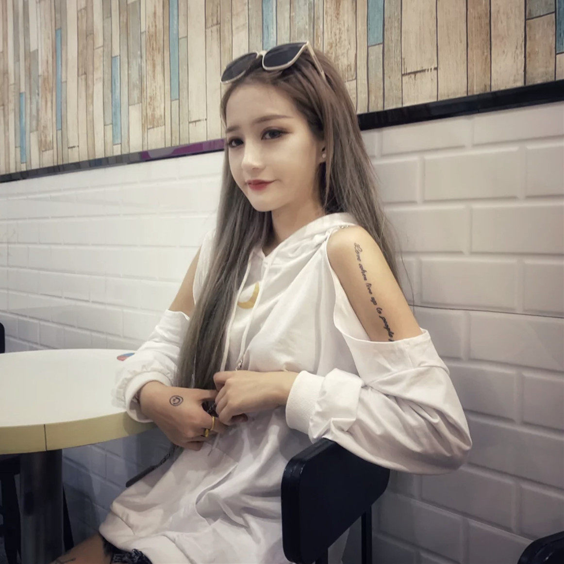 热销快手同款卫衣女社会