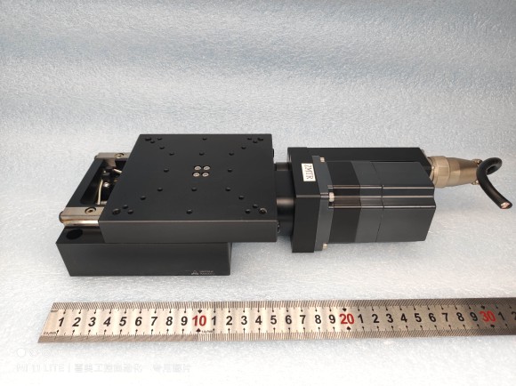 SURUGA SEIKI駿河精機 U4567/K103-60 電動精密步進微調位移滑台在類目 3C數碼配件, 電子元器件市場, 電機/馬達, 六自由度運動平台中 - 來自Buy2taobao.com提供專業的淘寶代購服務