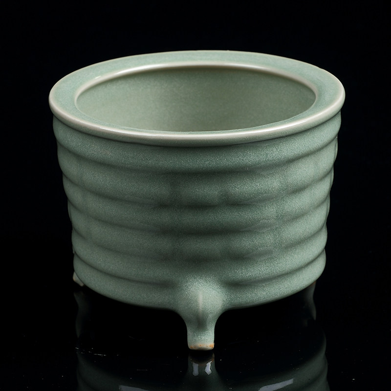 景德禅寺珍藏龙泉三脚香炉