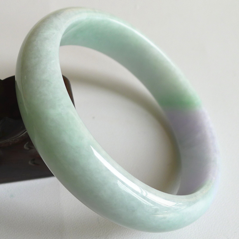 天然缅甸a货豆种飘绿正装手镯67.13g