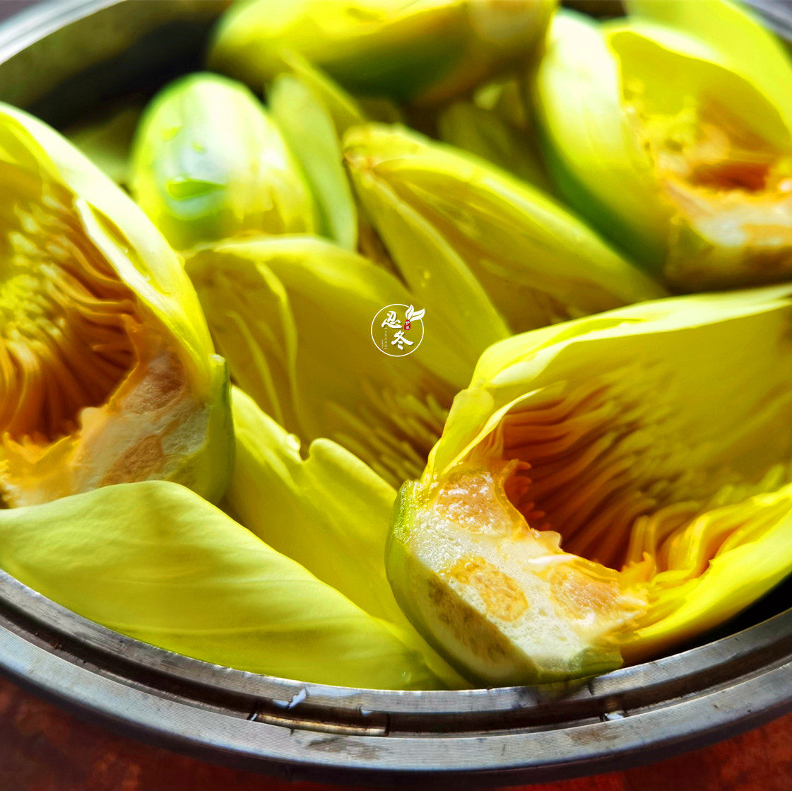 现货纯花朵1:1蒸馏 九品香水莲金莲花纯露 补水保湿 改善粗糙天然