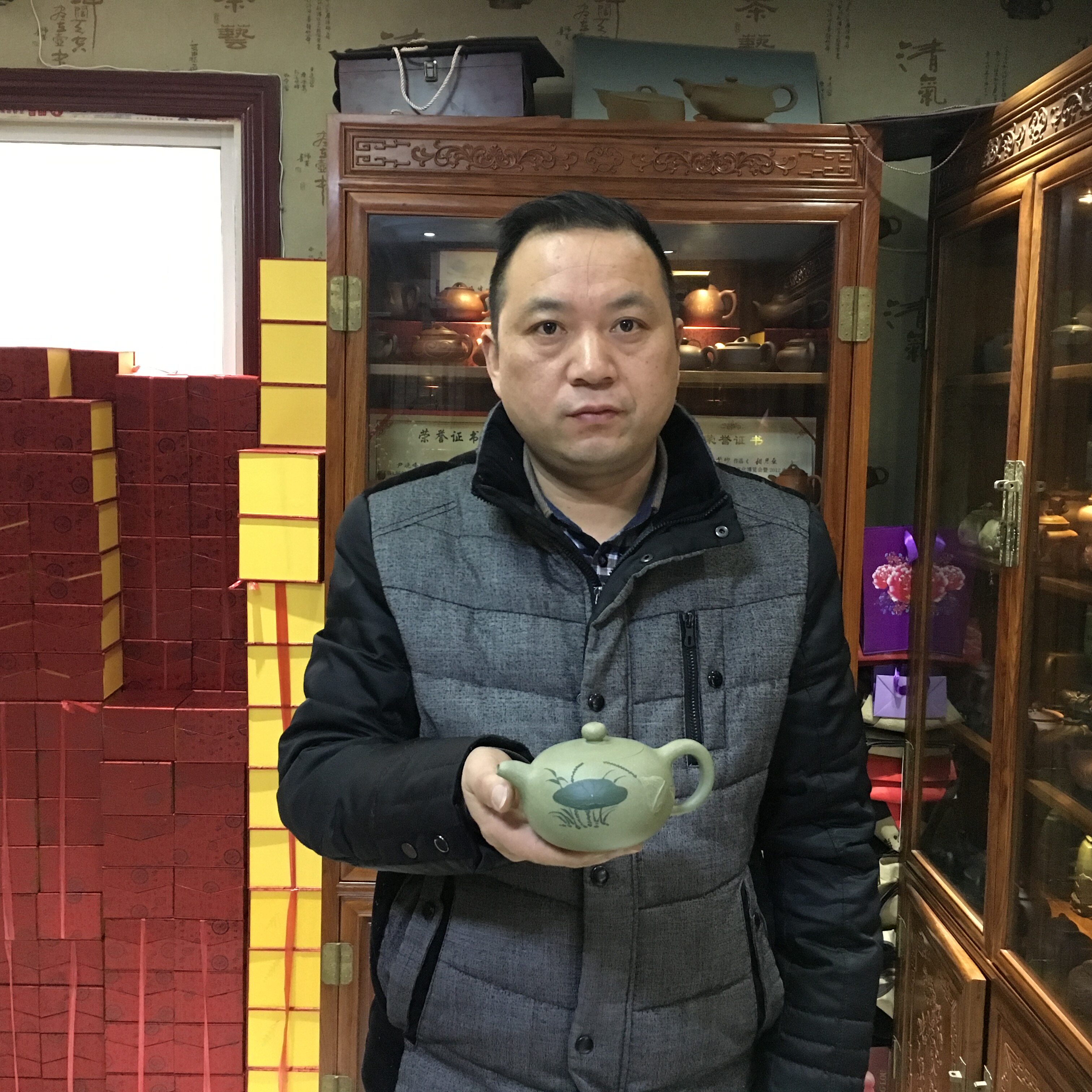 国家级助理工艺师 尹晓峰 稀有豆青泥 鱼戏莲叶间 375cc