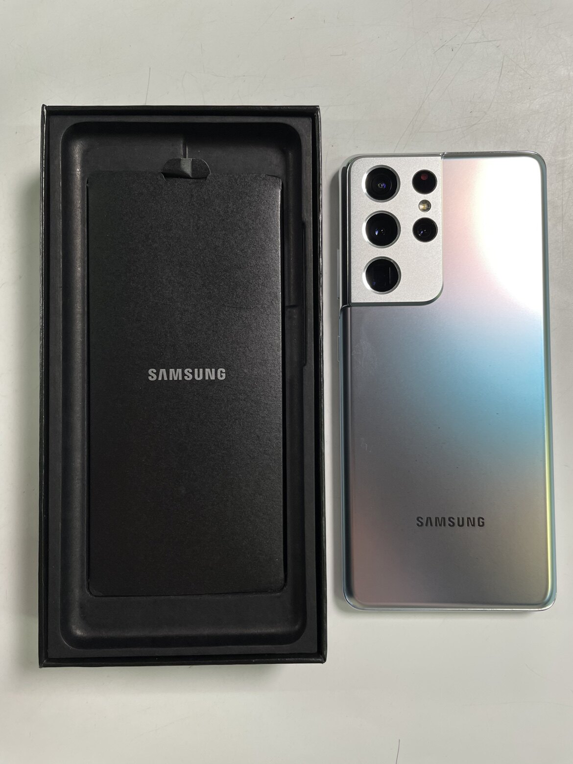 289677三星s21ultra5g幻境16512国行全网网通成色手机支架