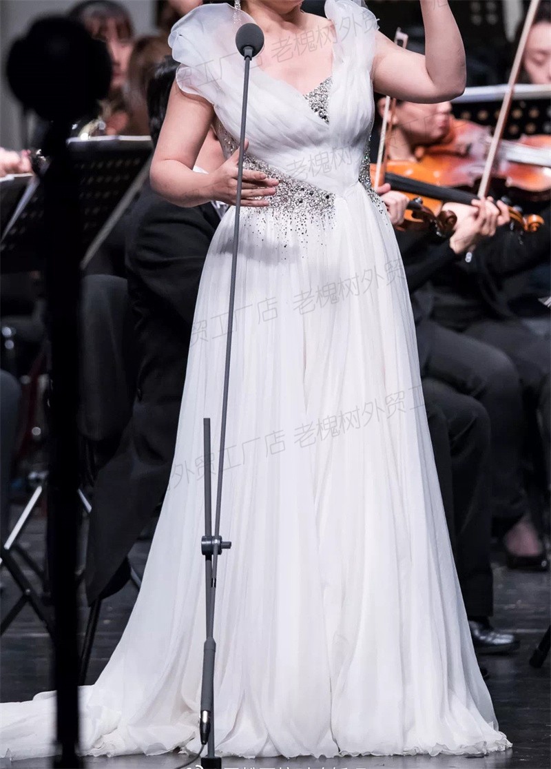 高定民歌演出服白色重手工学生艺考礼服a摆民族通俗歌曲礼服无袖