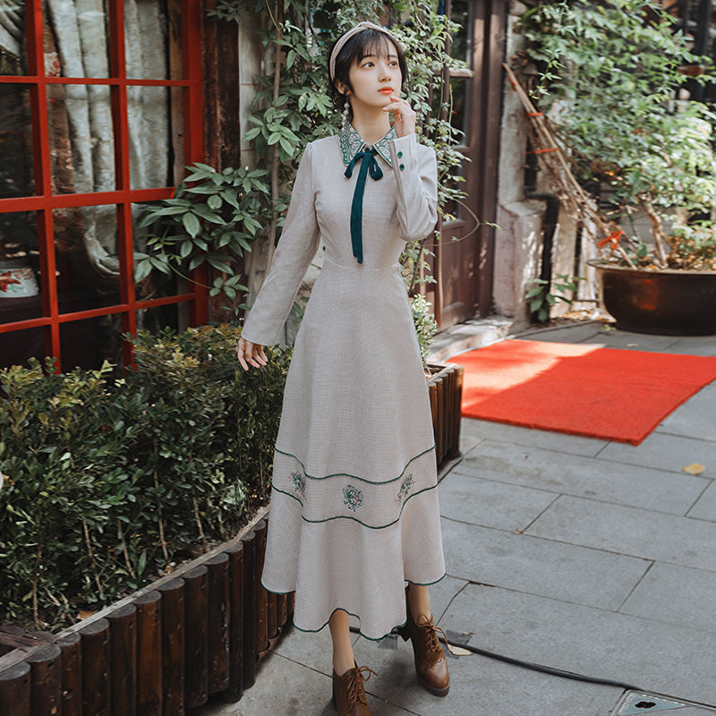 长裙 文艺_冬天打底冬裙2019流行文艺长袖格子小洋装民国复古中长裙