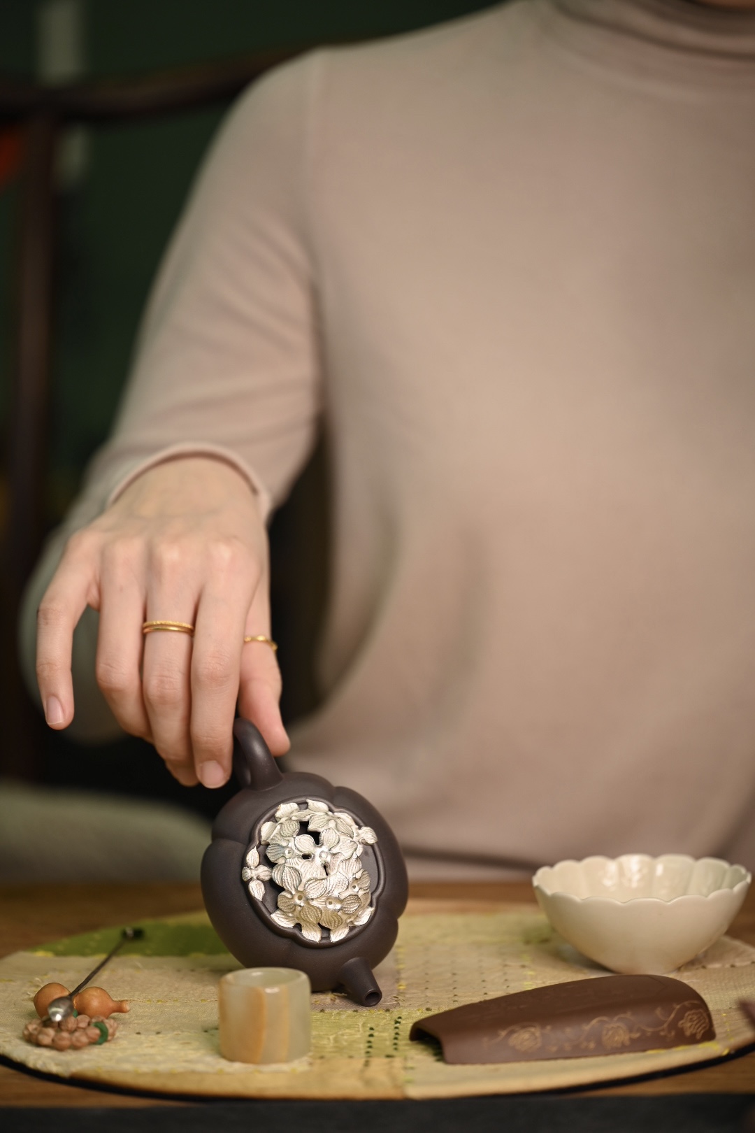 闲庭茶器【花未眠】酉堂 原矿天青泥 全手工 宜兴紫砂壶描银 160c