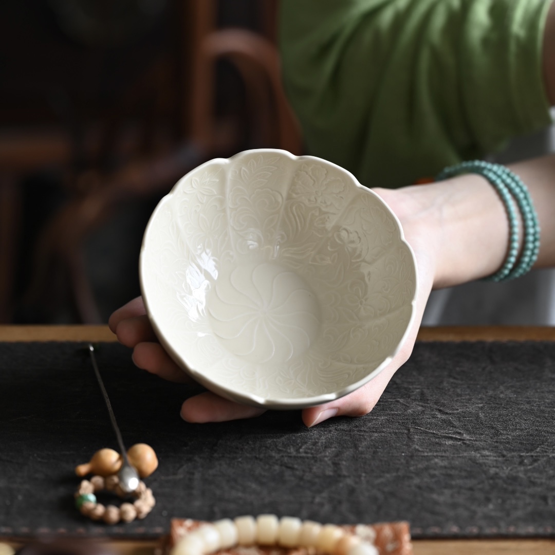 闲庭茶器【定窑白釉·花口碗】仿古印花工艺 直径12.8cm 高5.4cm