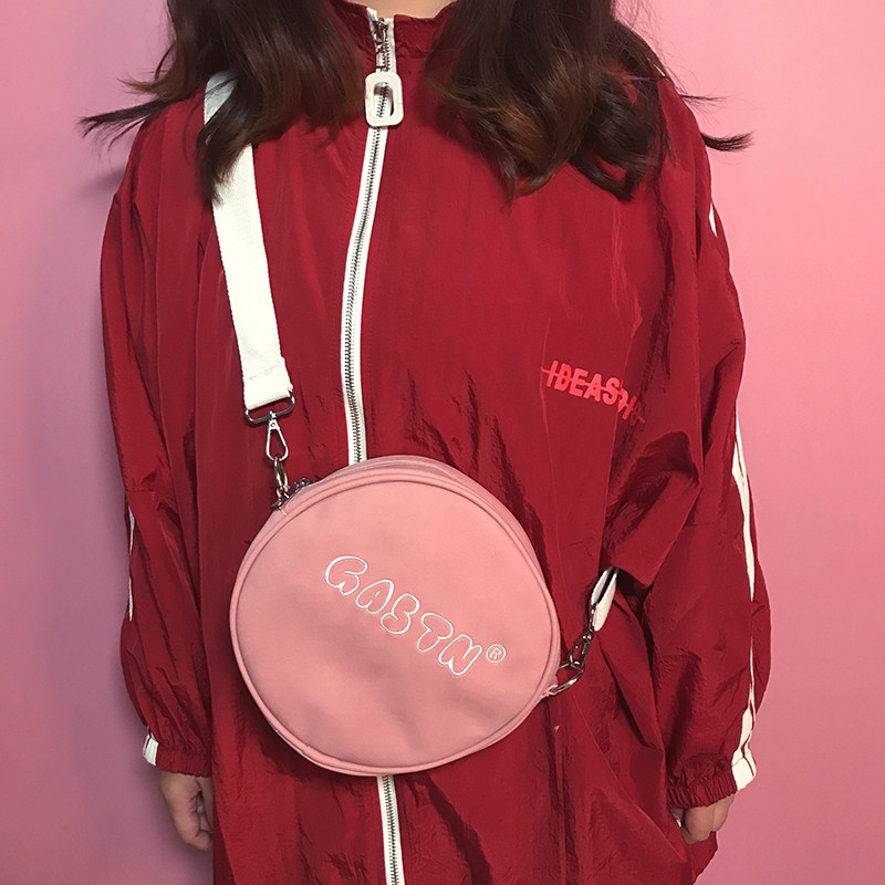 chic圆形刺绣宽带包包女斜挎包中学生日系软妹