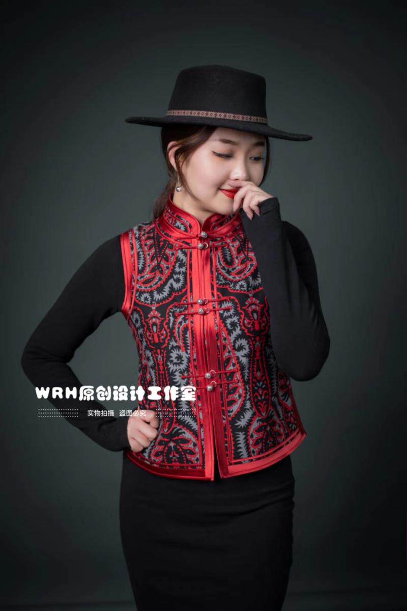 蒙古马甲女短款