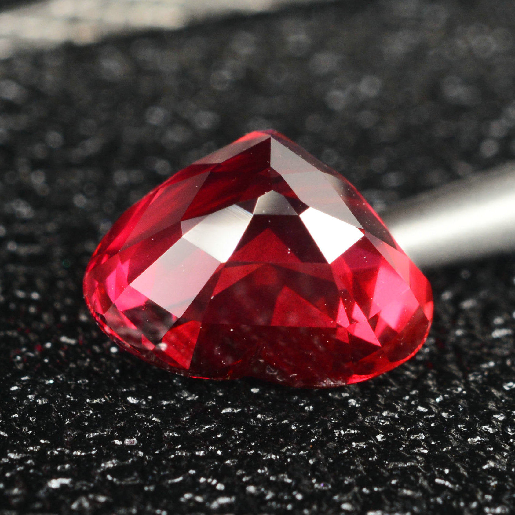 2.05ct aigs无烧 天然心形红宝石裸石 颜色好 无裂 满火彩 2847