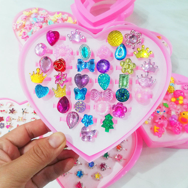 儿童水晶宝石戒指女童玩具公主钻石首饰盒装礼物幼儿园奖励小饰品