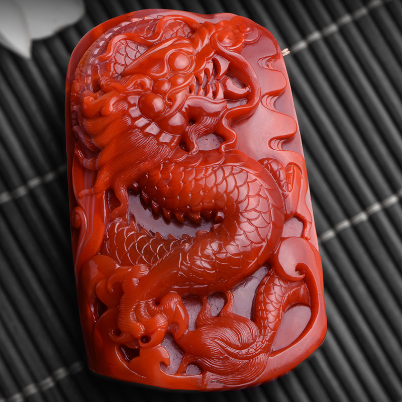 69.6g 轩轩玉阁 南红玛瑙锦红精雕《龙牌》挂件