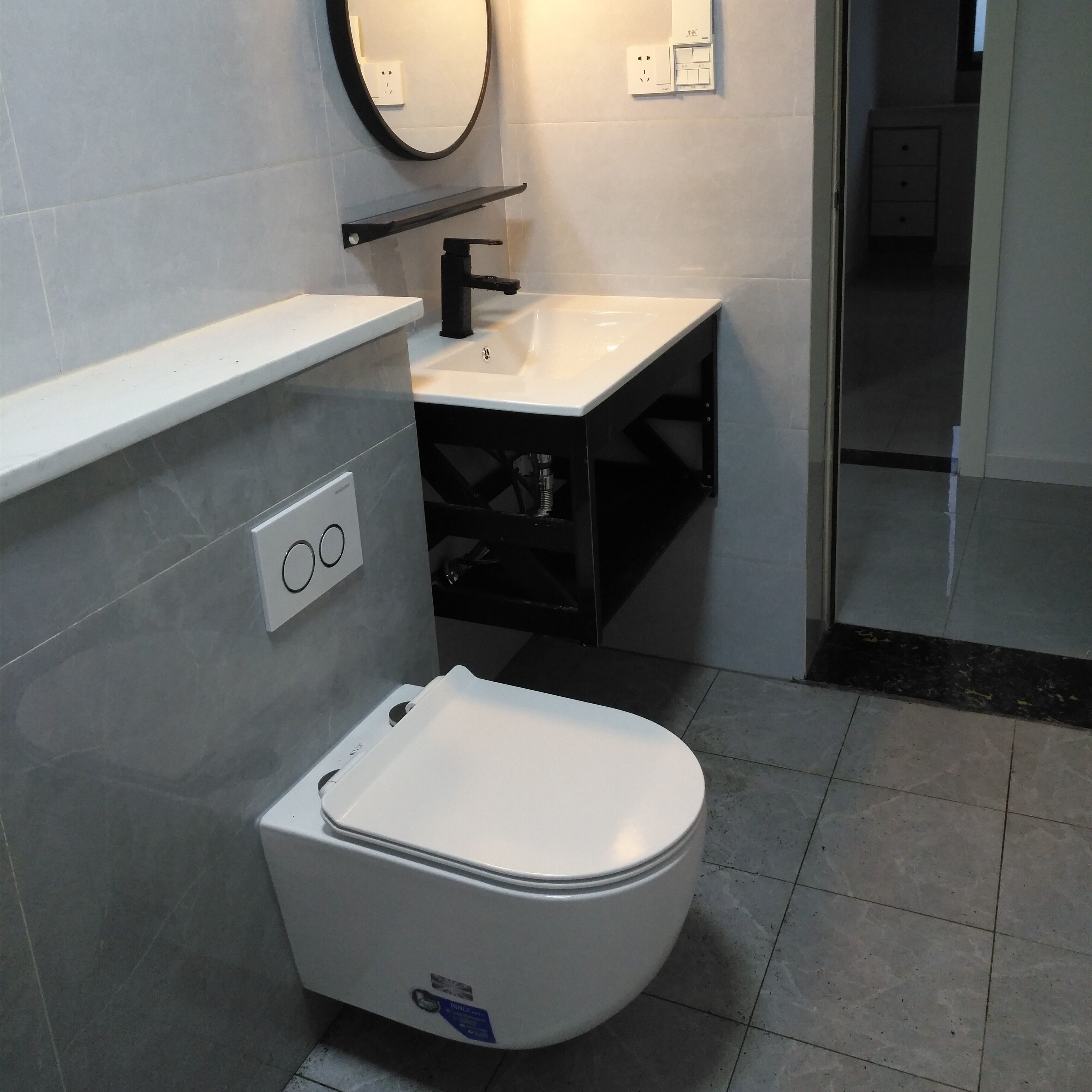 一折壁挂马桶坐便器 挂墙式_宾勒壁挂式马桶挂墙墙排式入墙式水箱悬挂