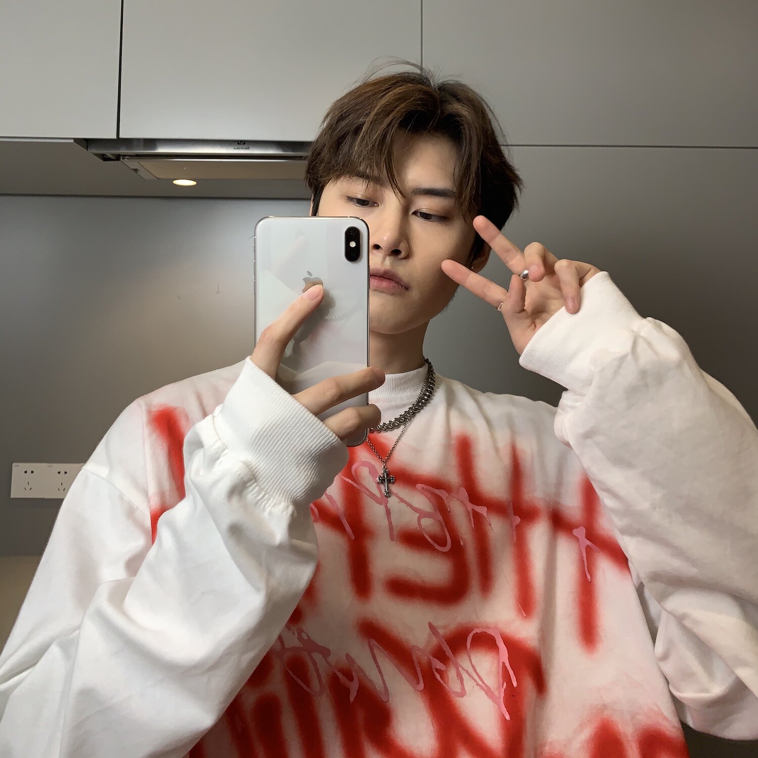 嘻哈卫衣_崔布局 涂鸦圆领卫衣男潮牌ins韩版宽松扎染嘻哈手绘长袖