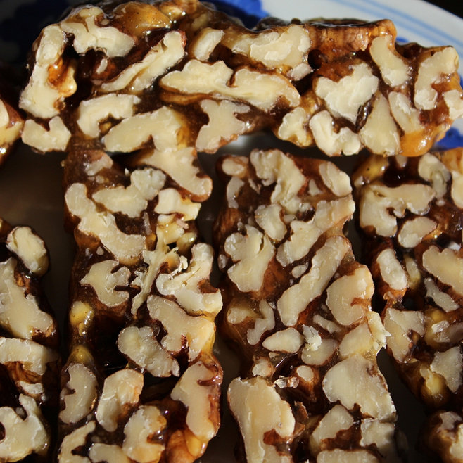 云南巍山特产小吃手工 麦芽糖核桃麻糖 零食核桃糕 包邮250g