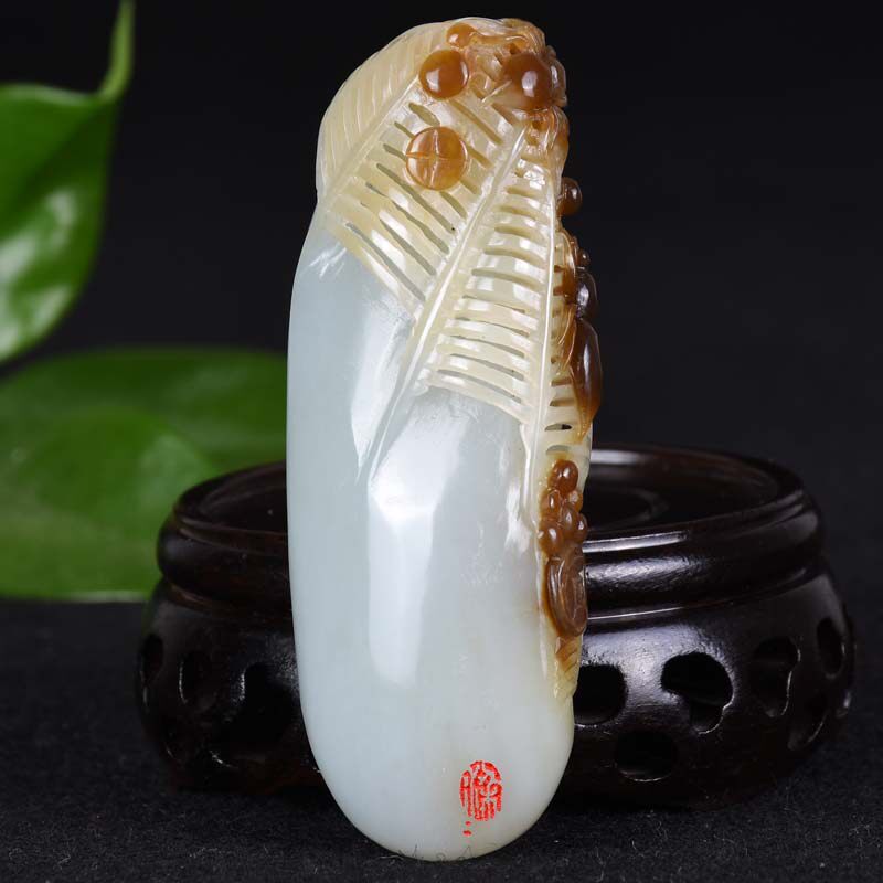 省级玉雕大师梁振作品 和田玉白玉 喜从天降挂件 70.68g