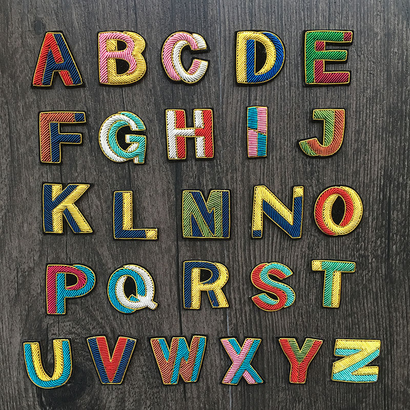 2019新款秋冬26英文字母系列diy个性时尚手工缝制印度丝胸针包邮