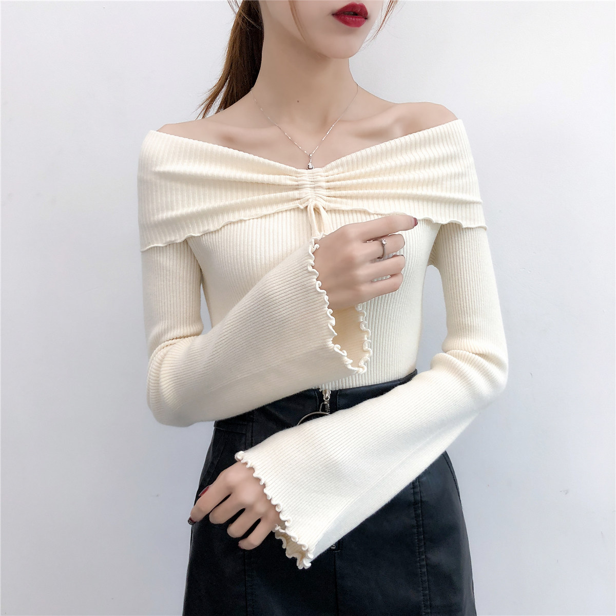 2018秋冬韩版喇叭袖套头毛衣长袖针织打底衫一字领露肩 - 搜款网