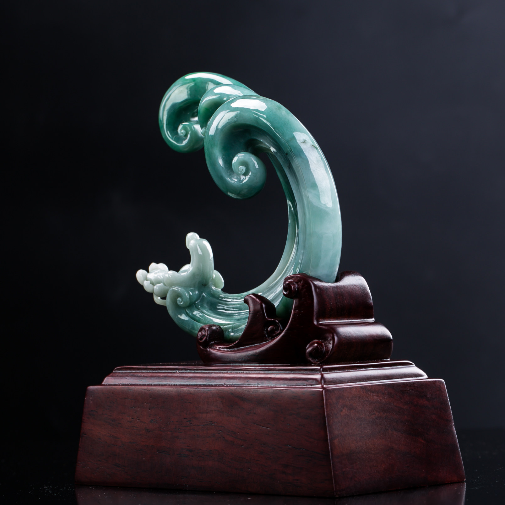 王烨工作室作品《悟道》豆种翡翠a货摆件 0.33kg