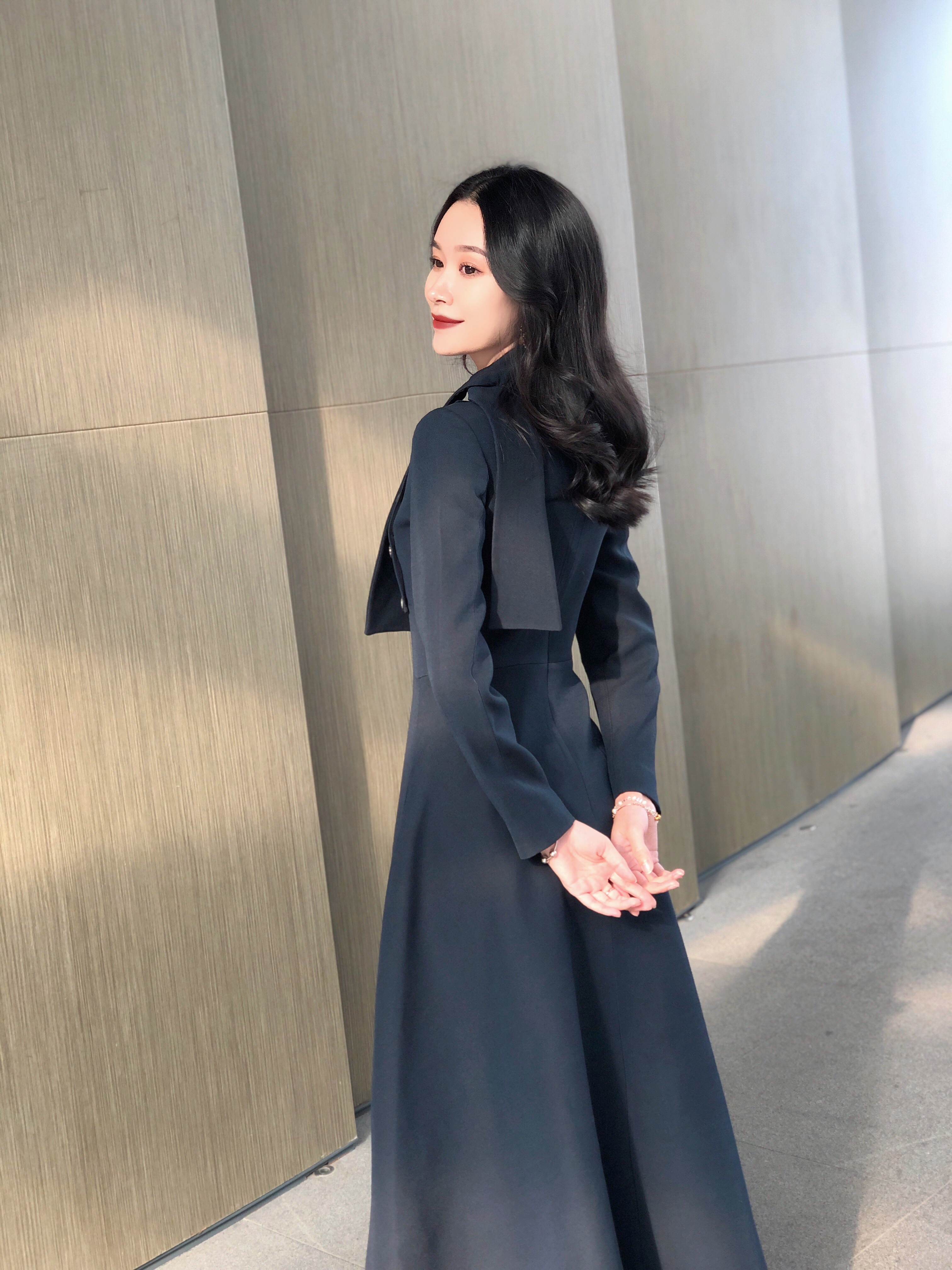 秋冬气质款藏青色高腰圆领系带收腰显瘦连衣裙优惠券