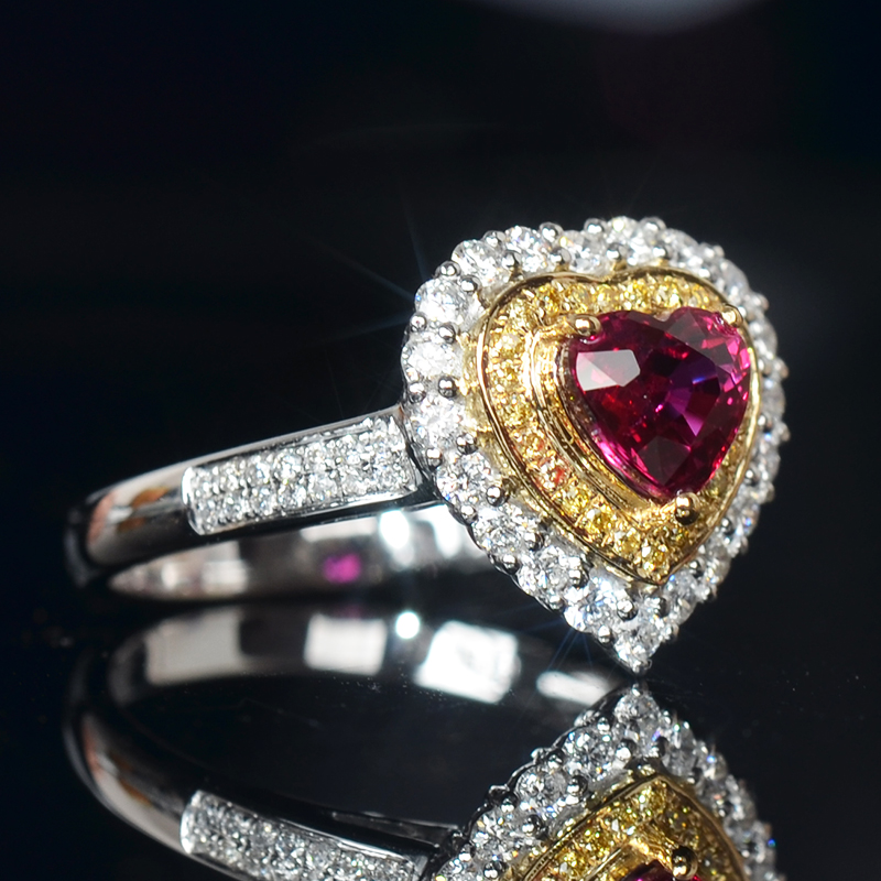 1.02克拉无烧心形艳粉红色红宝石戒指18k金镶嵌钻石