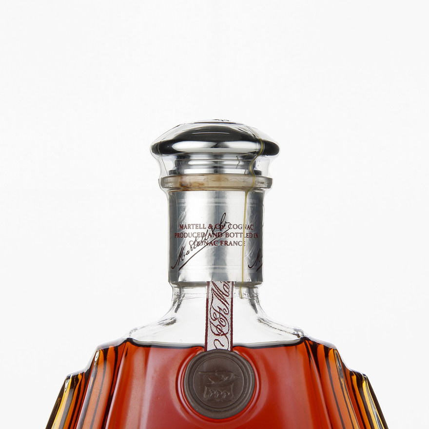 29. 约90年代 马爹利红带蓝章xo干邑 700ml 40度