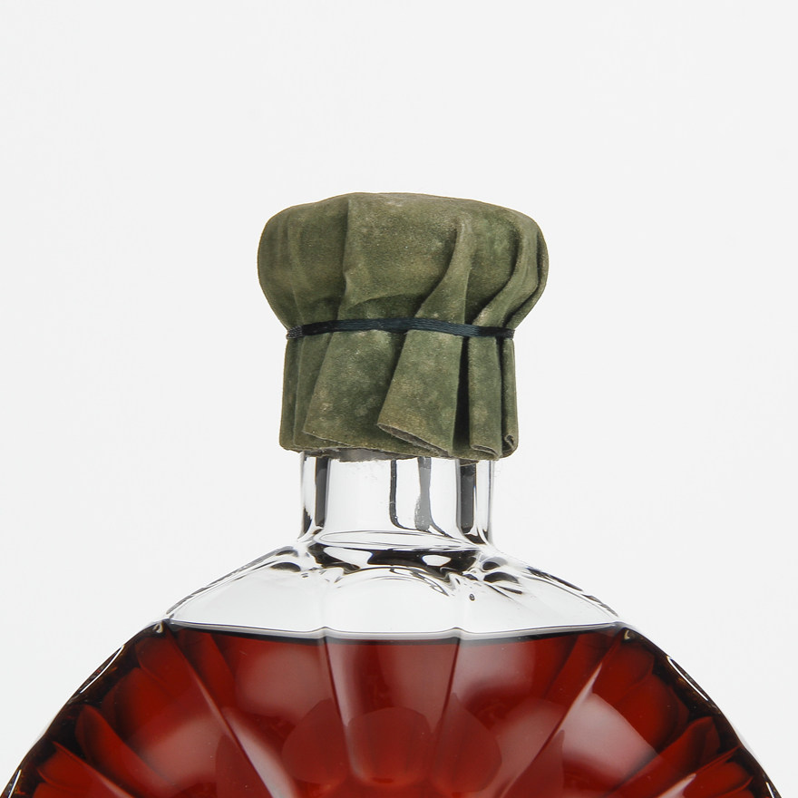 25. 约80,90年代 人头马绿布头水晶瓶干邑 700ml 40度