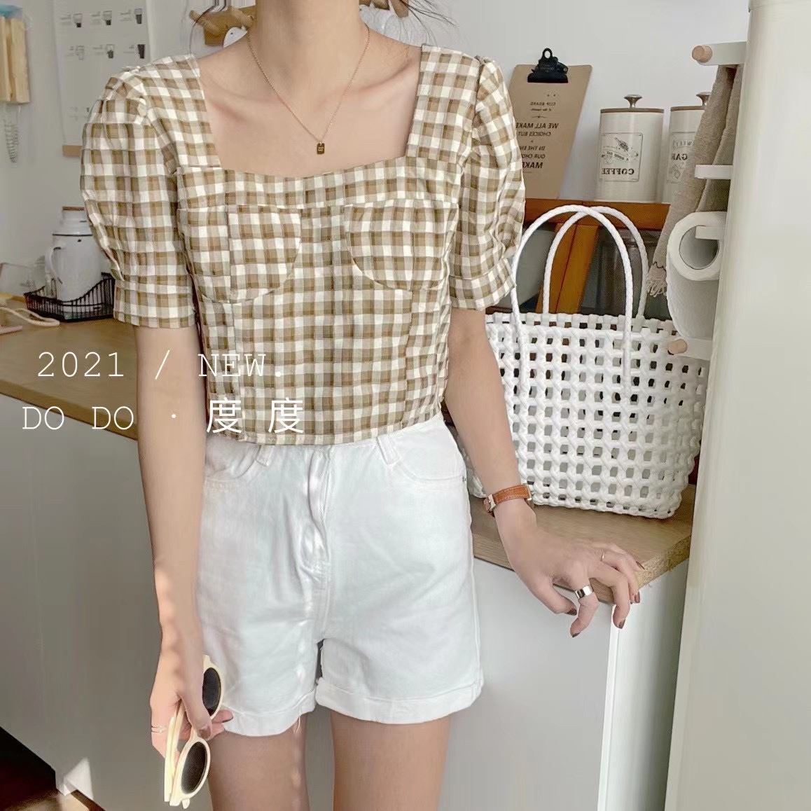 lattice A short sleeved shirt 2021 Spring new pattern Exposed collarbone Western style Self cultivation Master square neck puff sleeve jacketin the Women's clothing/Boutique , Lace shirt/Chiffon shirt category - from Buy2taobao.com to provide professional Taobao agent buy service