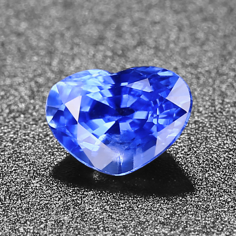 1.35ct天然蓝宝石裸石可定制镶嵌心形戒面rx:193405 - 拍卖