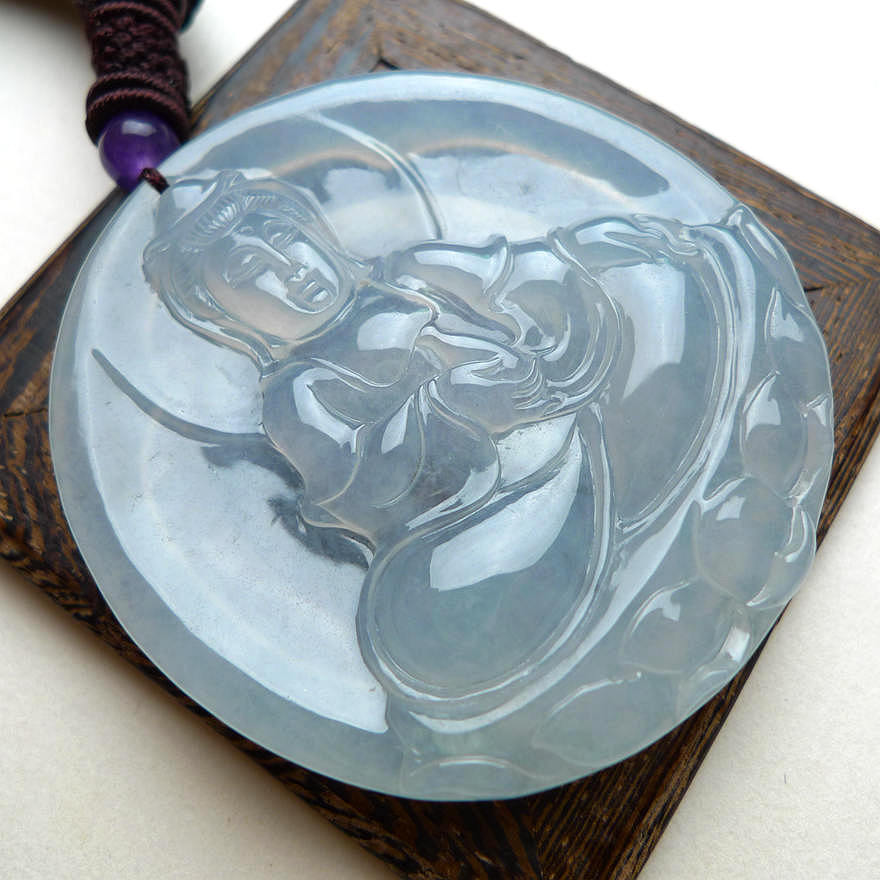天然a货翡翠冰种通透水润观音圆牌挂件 37.05g