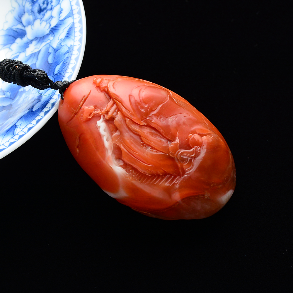 玉雕名家张战作品 红白料南红挂件 对酒当歌 45.4g