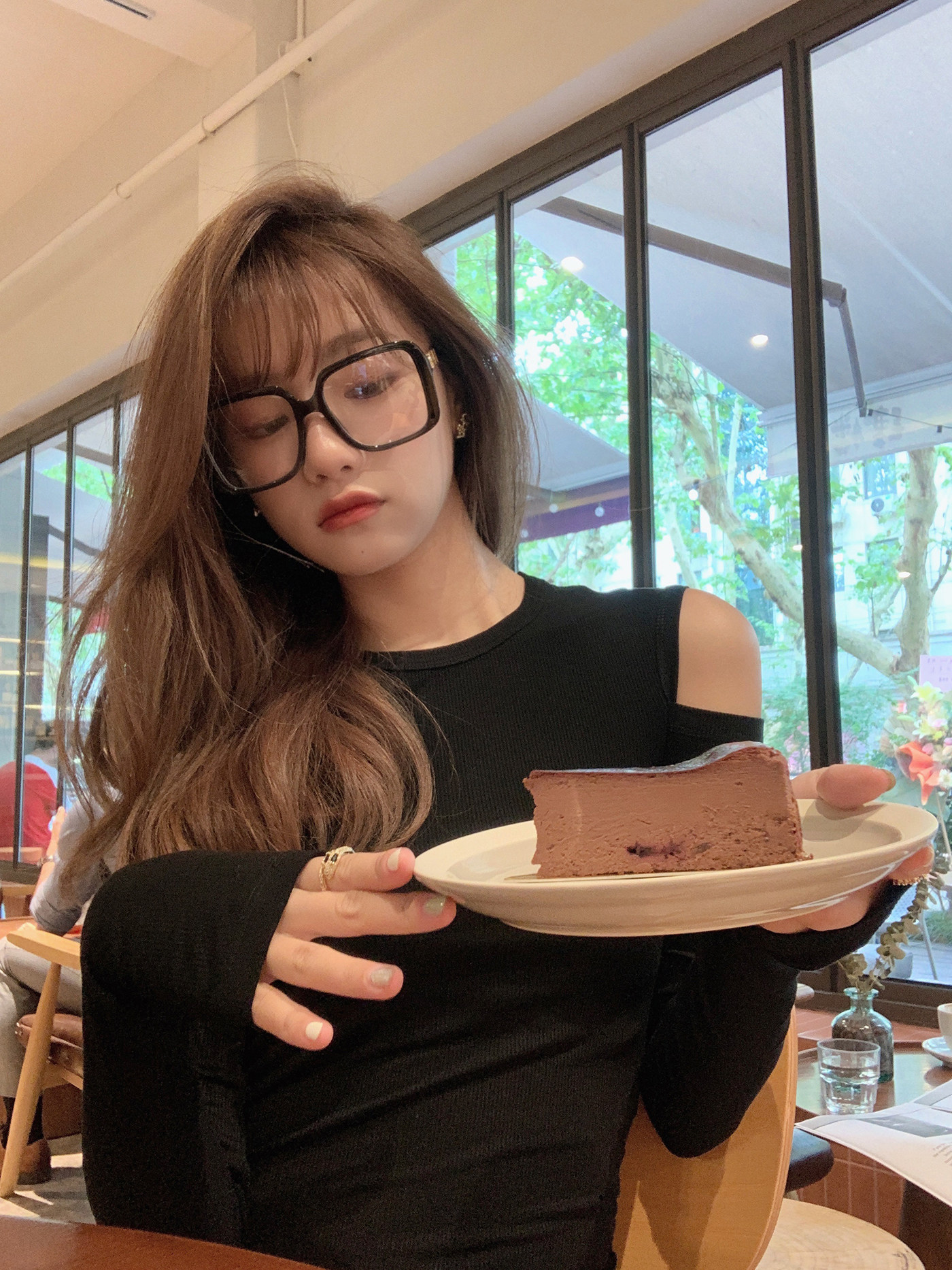 放心好店momoshero减龄显瘦3色圆领连衣裙