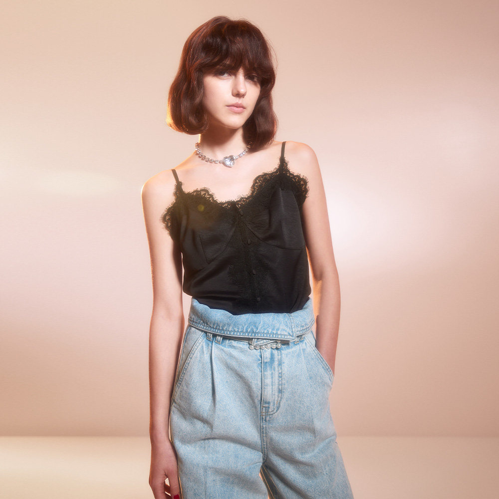 uooyaa/乌丫2021春季新款都市巨星复古性感黑色蕾丝拼接缎面吊带