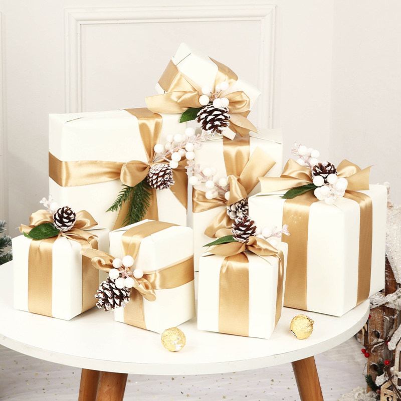 圣诞节日装饰品松果礼物盒摆件橱窗场景布置美陈礼品盒圣诞树堆头