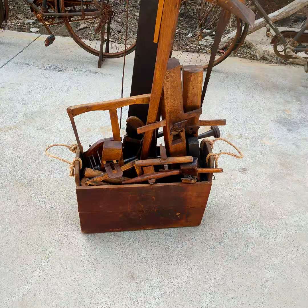 民俗老物件木工工具老木匠鲁班工具套装博物馆展览装饰摆件怀旧