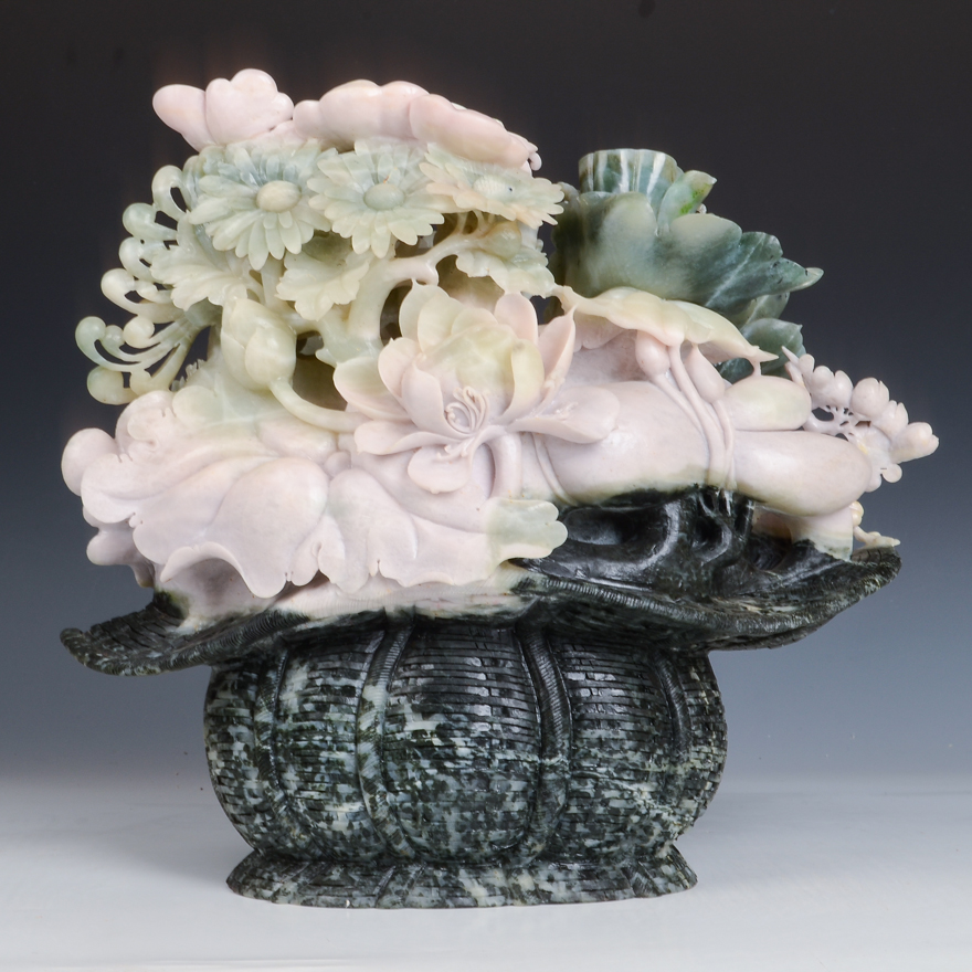 《群芳揽胜》刘宏申玉雕工作室独山玉精品摆件