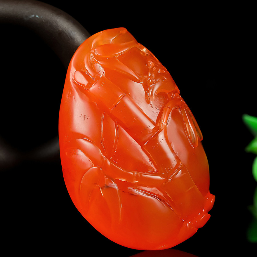 32.33g 桑杰国际拍卖 精品南红玛瑙 竹报平安挂件