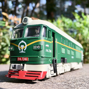 合金火车玩具模型仿真东风火车内燃机车复古绿皮火车头男孩玩具车,可