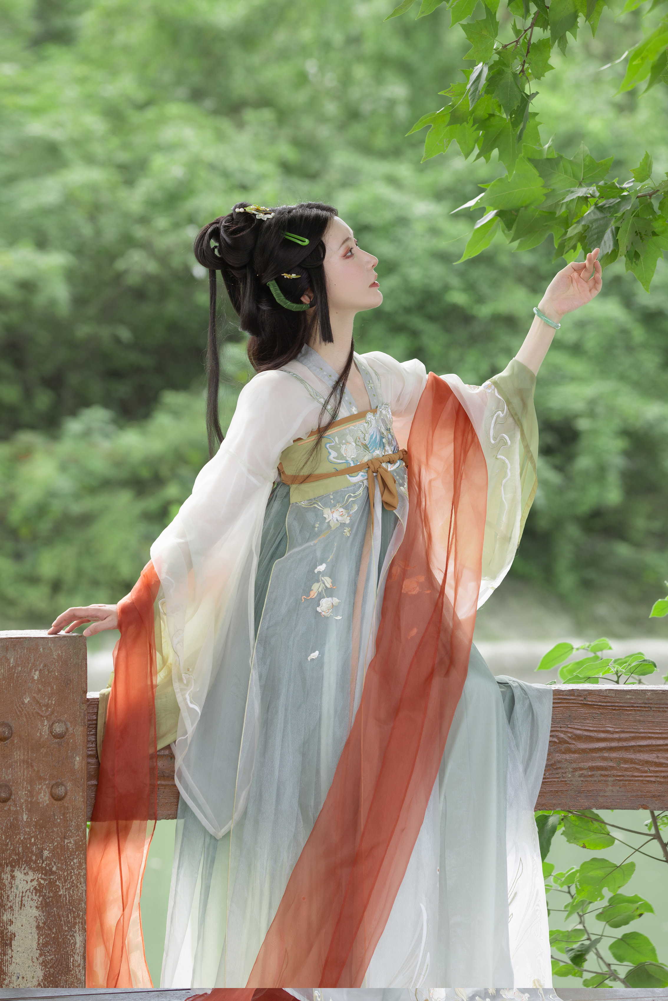 芥子记{青鸾舞}齐胸襦裙汉服    小青鸾元素刺绣披帛上儒肩带四件