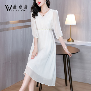 白色连衣裙2024新款女夏季高级感气质显瘦夏天仙气真丝桑蚕丝裙子