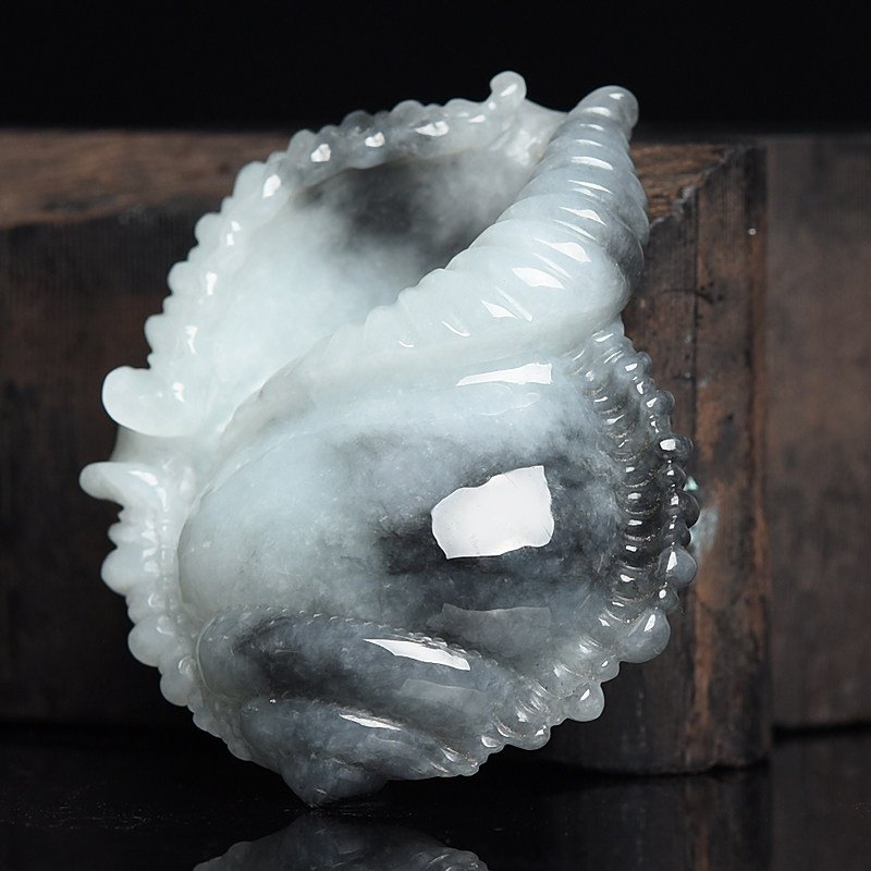 【瑞丽直供】天然缅甸a货翡翠海螺挂件48.2g