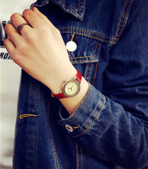 手表女学生韩版简约圆形红色皮带小表盘韩国时尚复古时装表潮女表