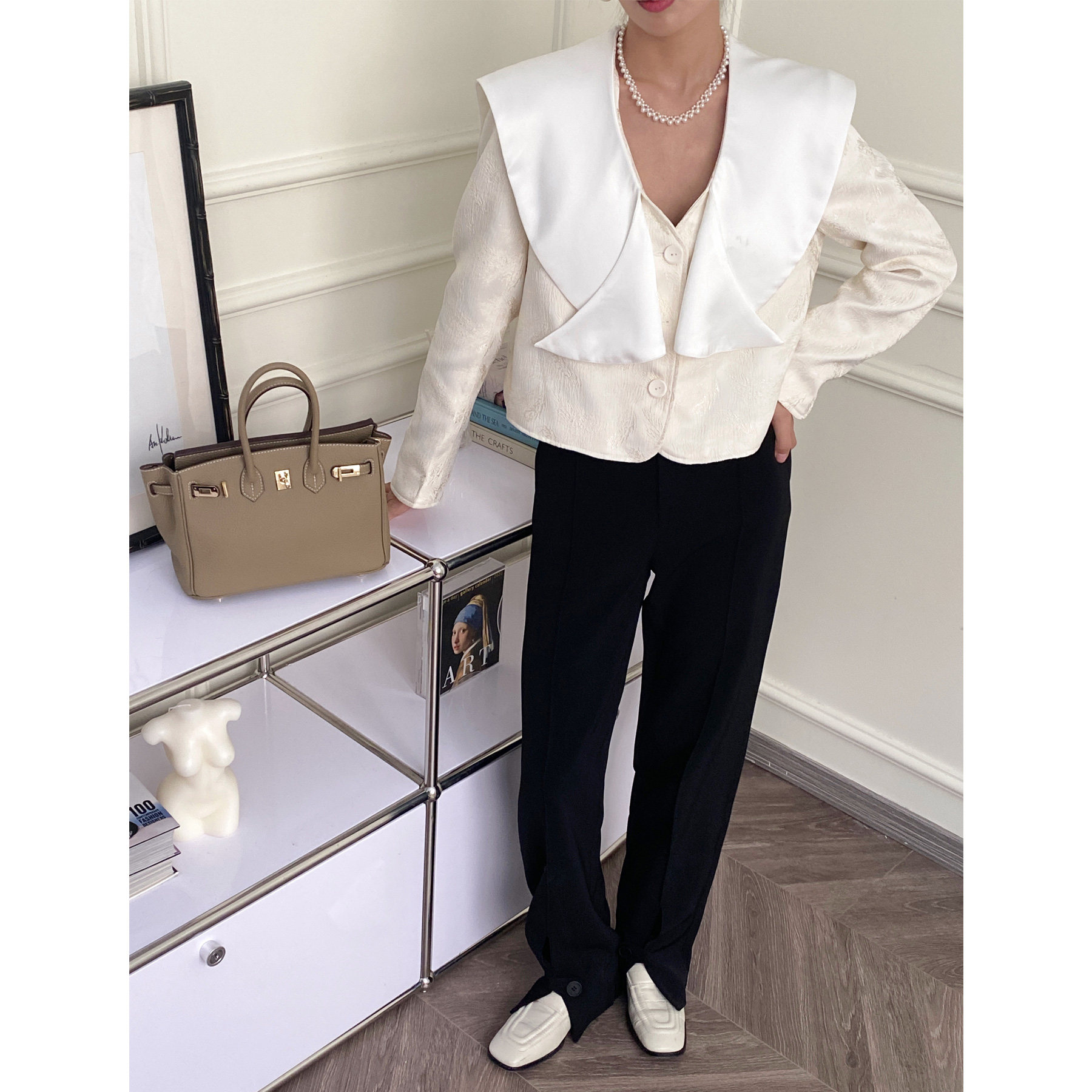 周婷ttc  白富美千金 黑白撞色小香单排扣早春短款外套高级感上衣已售